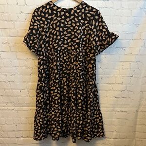 Stylish Black and Tan Leaf Print Dress
